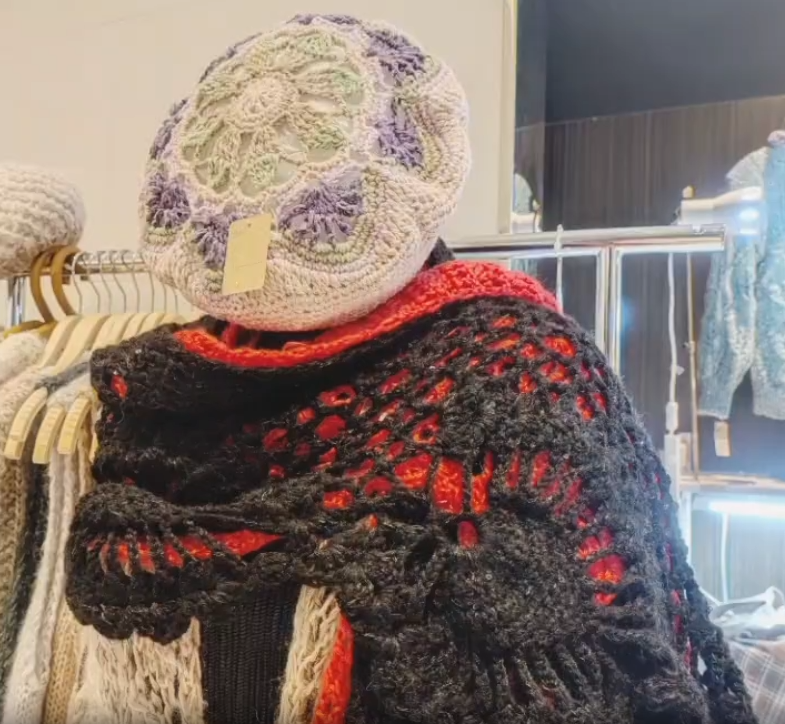 ☆手編みニット展、シャポー本八幡にて好評開催中！