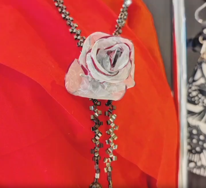 ☆フラワーアレンジ展、シャポー本八幡にて好評開催中！