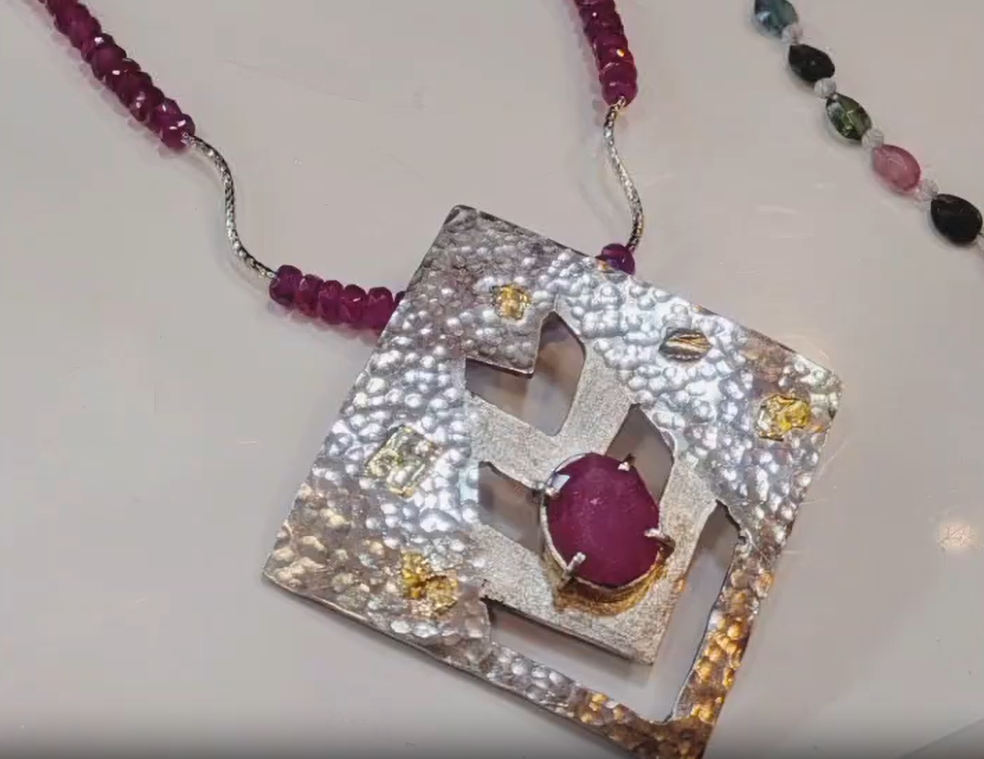 ☆彫金・天然石アクセサリー展、匠の箱2k540にて好評開催中！