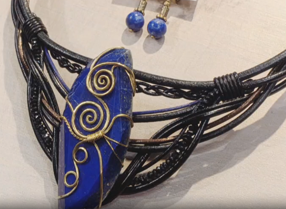 天然石と革紐のアクセサリー展
