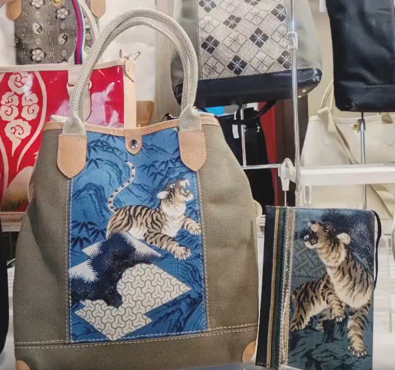 ☆着物地バッグ&ブックカバー展、両国江戸NORENにて好評開催中！