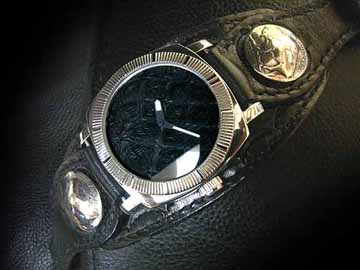 送料無料！EARNEST WATCH レザー文字盤ダブルコンチョ【マットブラックパイソン／サドルブラック】 商品写真