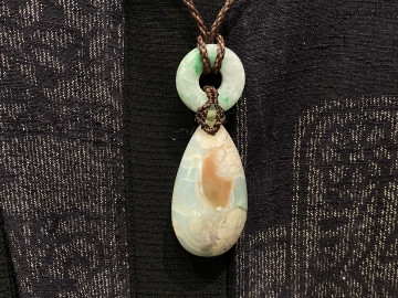 No.7，211桜メノウのマクラメペンダント