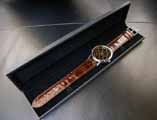 送料無料！EARNEST WATCH レザー文字盤【サイドワニ茶】 パッケージ写真